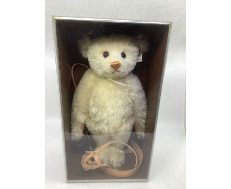 Steiff Vintage Boxed Muzzle Bear , a 1908 replica teddy bear made in 1990, in original box refererence 406126, cream mohair ,