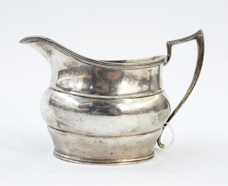 20th century silver sauce boat with thick banded body, London 1932, Harrison Bros & Howson, 5.4 troy oz 