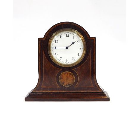 Early 20th century inlaid mahogany mantel timepiece in broken arched case, with line and chequered borders and rosette beneat