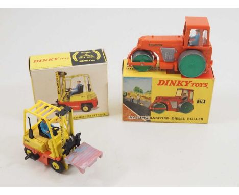 A pair of DINKY diecast vehicles comprising a 279 Aveling-Barford Diesel Roller and a 404 Conveyancer Fork Lift Truck, both w