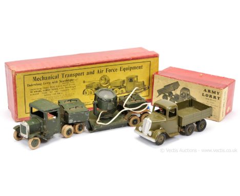 Britains Set 1642 - Underslung Lorry - [1940 Issue], comprising: Square Nose 10 Wheel Tractor Unit with Step Frame, Solid Met