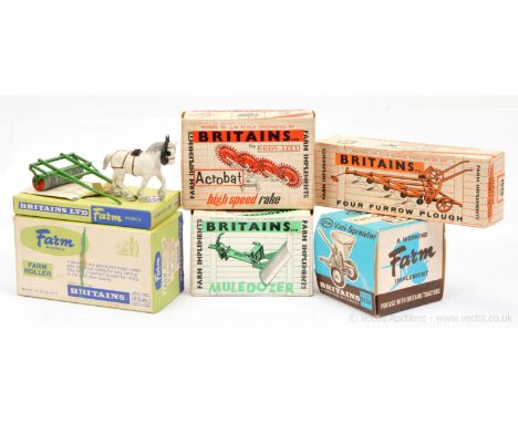 Britains - Farm Series - Set 9504 - Farm Roller with Plastic Horse [Late 1950's Transitional Version], comprising: Grey Secti