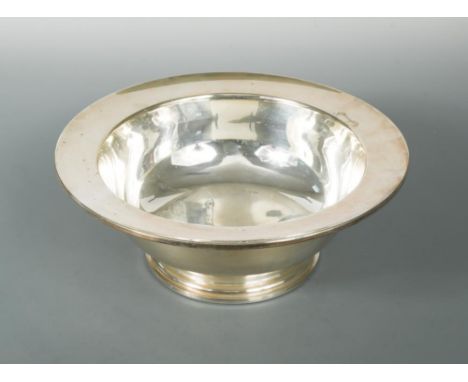 A 20th century Italian metalwares large silver bowl, by Romeo Miracoli &amp; Figlio SRL, Milano, of plain circular form with 