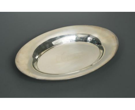 A 20th century Italian metalwares silver platter, by Romeo Miracoli &amp; Figlio SRL, Milano, of plain oval form with turned 