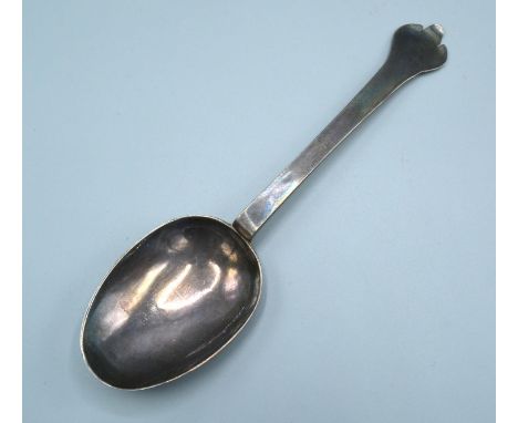 A Charles II London Silver Trefid Spoon with shaped handle and rat tail bowl, London 1683, maker's mark TA 