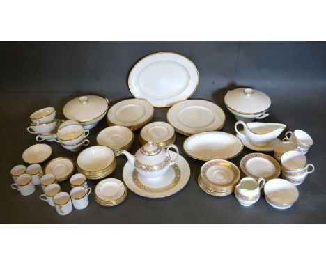 A Wedgwood Marguerite Pattern Tea Service together with a Wedgwood California pattern part dinner service and a Royal Worcest