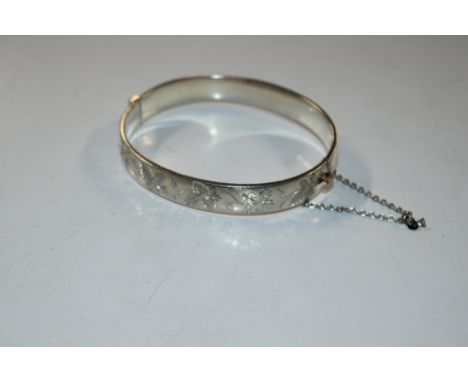1962 Charles Green &amp; Co. Birmingham Sterling silver hinged bangle, approx. 16gms 