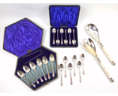 Set of 6 Edwardian Odion pattern silver teaspoons and a pair of tongs, by F E E, Sheffield, 1904, cased, set of 6 coffee spoo