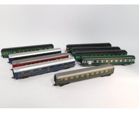 Lima Riverossi and Jouef coaches, including Grand European Express, Crescent Ltd, and SNCF, (9).