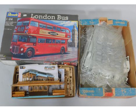 A Revell Kit Model of a London Bus, scale 1:24, No 70651, together with a System Kit Model of a San Francisco Tram Car, scale