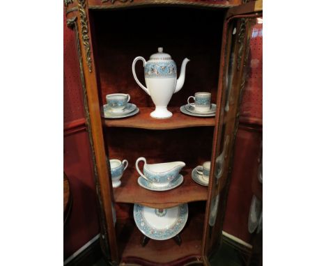 A mahogany fluted column torchere on cabriole tripod supports 