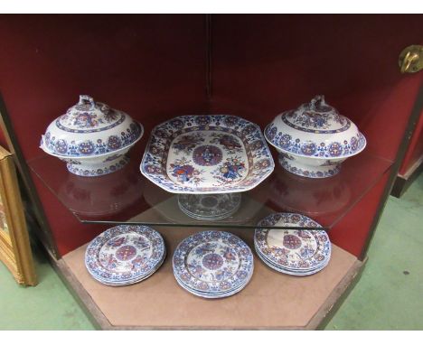 A quantity of 19th Century Spode 'Etruscan Border and trophy centre tablewares