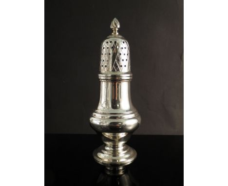 A J.B. Chatterley & Sons Ltd silver sugar castor, flami-form finial, pedestal base, Birmingham 1962, 133g