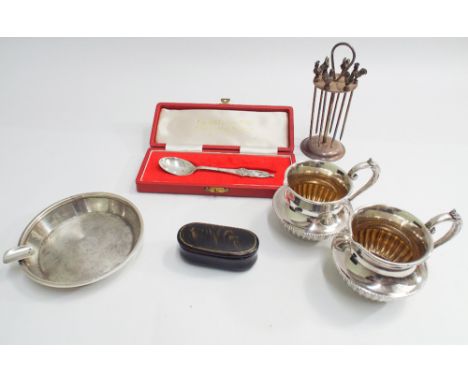 Hall  marked silver ashtray with engine turned centre, royal commemorative silver spoon, horn snuff box, silver plated jugs a