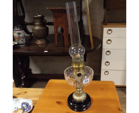 Victorian brass and glass oil lamp 