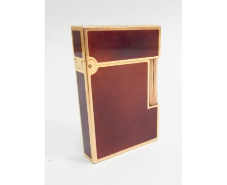 French vintage gas cigarette lighter by DuPont with brown enamel decoration (5.5 cm high)