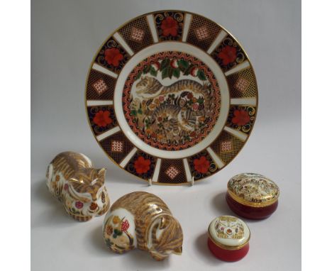 Royal Crown Derby cat paperweights - cats Clover & Lavender, with  gold buttons , Clover & Lavender plate - Goviers exclusive