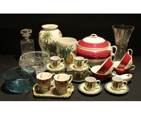 Ceramics &amp; Glass - an Aynsley Viceroy pattern soup tureen, ladle and four soup bowls; a Portmeirion Botanic Garden patter