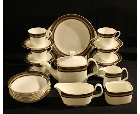 A Royal Doulton Cadenza pattern teapot, milk jug, sugar bowl, six teacups, saucers and tea plates, six cereal bowls, gravy bo