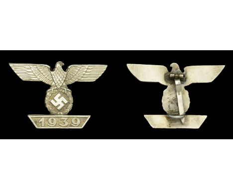 A 1939 Clasp to the Iron Cross First Class 1914, by Forster and Barth. A 2nd Pattern with straight edges to the ‘1939’ box.  