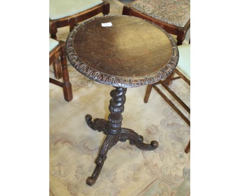 Victorian oak circular tripod table with spiralled column