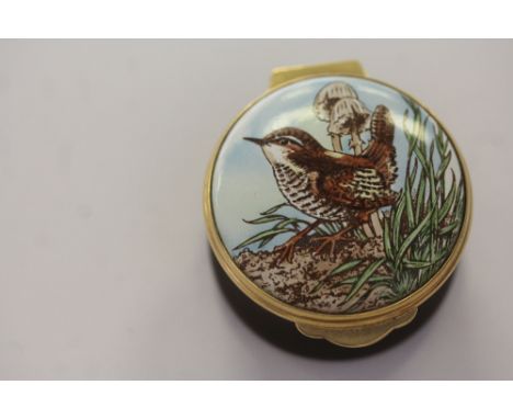 Enamel pill box of a wren