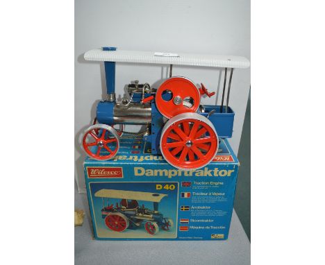 Wilesco D40 Traction Engine (boxed with accessories) 