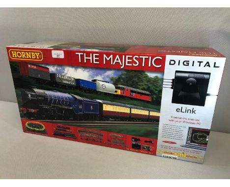 Hornby R1172 OO scale 'The Majestic' digital train set with eLink, in mint condition 