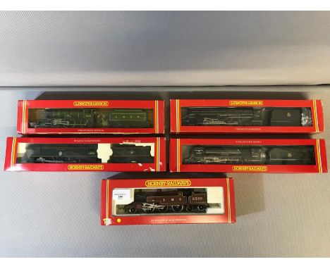 A lot of 5 Hornby OO guage models; R.310 BR 4-6-2 Loco Battle of Britain Class 'Lord Beaverbrook', R.859 LNER 4-4-0 Loco 'The