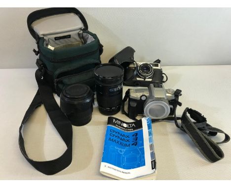 Vintage Minolta camera, Minolta Dynax 4 camera with SIGMA EX Filter & SIGMA 200mm lens & filter. Comes with carry bag 