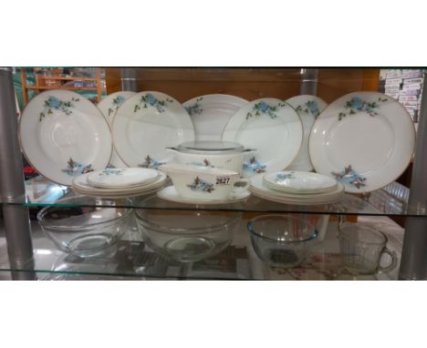 A rare vintage Pyrex dinner set (approximately 20 pieces) COLLECT ONLY