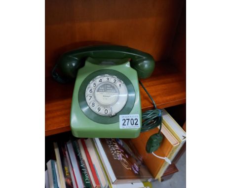 A vintage 746 gen green telephone Collect only 