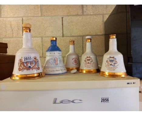 4 empty Royalty Wade decanters and 1 other Collect Only 