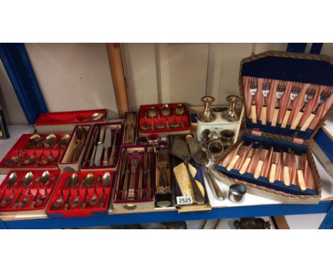 A good selection of vintage boxed cutlery COLLECT ONLY