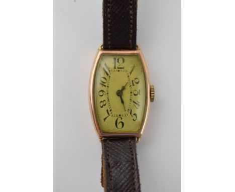 9ct gold cased manual wristwatch, leather strap, 19mm wide, non-working.  