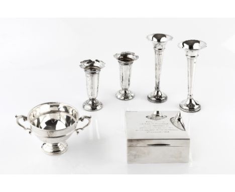 A COLLECTION OF SILVER, comprising a twin handled pedestal trophy, Sheffield 1929, 9.5cm wide, a rectangular cigarette box, p