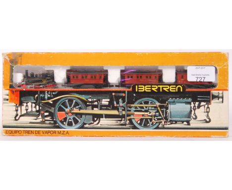 A vintage Ibertren made N gauge railway trainset set 996. ' Escala 2N ' scale. Appears within the original box. 