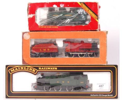 A collection of 3x assorted 00 gauge railway trainset locomotives. Comprising of: Horny R041 Pannier Tank loco, a Lima 4683 R