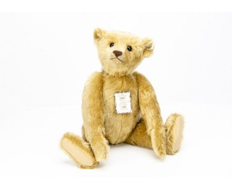 A Steiff limited edition British Collector's 1907 Replica Teddy Bear,  478 of 2000, in original box with plastic lid and cert