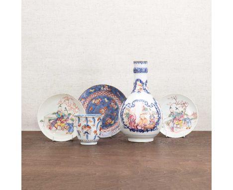 A collection of Chinese export wares, comprising:a clobbered dish, Kangxi (1662-1722), of circular form, painted with blossom