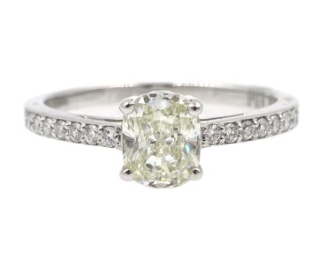 18ct white gold diamond solitaire ring with diamond shoulders hallmarked, diamond total weight 1.11 carat Condition Report Si