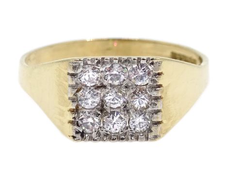 9ct gold cubic zirconia dress ring, hallmarked Condition Report Approx 2.5gm, size O-P