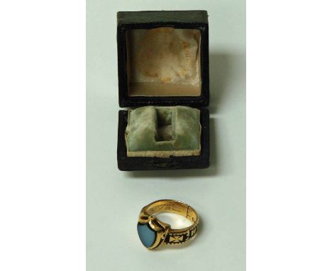 An 18ct gold and enamel mourning ring, London 1886, 8.7gm 