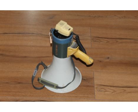 A transistor megaphone SK/66