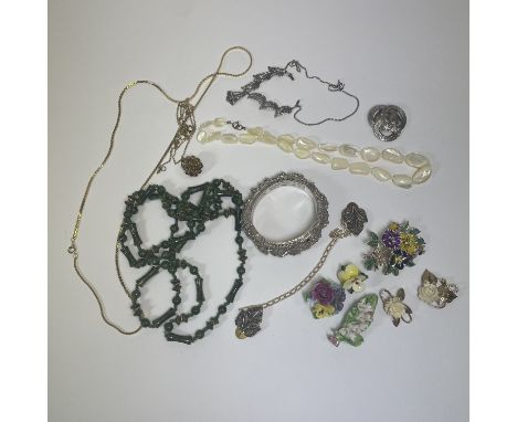A collection of jewellery to include a silver filigree floral bracelet with safety chain, 8 grams;&nbsp; a collection of 6 x 