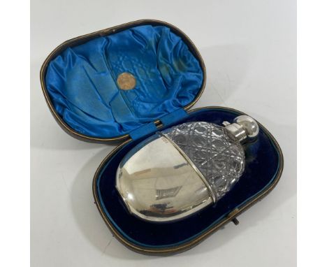 A good quality Victorian cut glass hip flask with silver hunting twist top and silver cup.&nbsp; William Hutton and Sons&nbsp