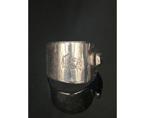 Gents large silver ring 