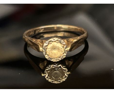 9ct Gold ring set with solitaire white stone set in platinum 2g Size K.5 