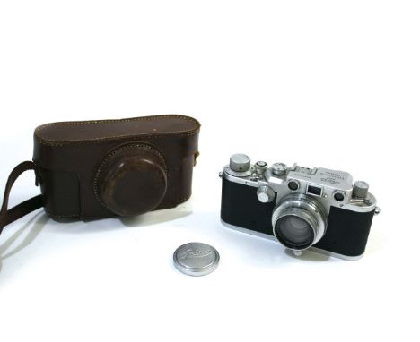 LEICA CAMERA a Leica IIIc Rangefinder Camera, serial number 376405 and made circa 1941-42. With a Leitz Summar lens (No 30106