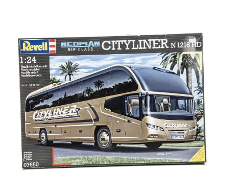 Revell 1:24 Scale Neoplan Cityliner Coach Kit, a boxed 07650 Neoplan Cityliner NN1216 HD VIP Class coach, appears complete bu